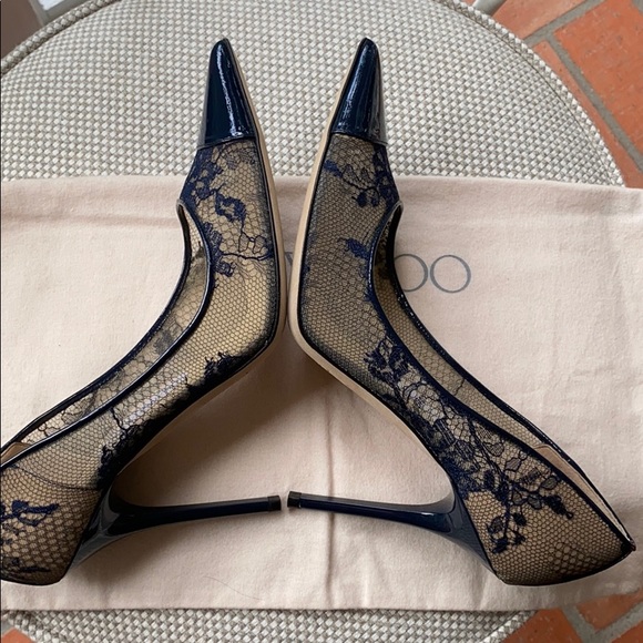 Jimmy Choo Shoes - 💥HP💥JIMMY CHOO NAVY PATTEN & LACE PUMPS